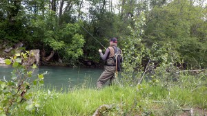 action de pêche aux appâts naturels