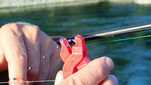 Pince à plombs. Pince pour enlever, desserrer, déplacer les plombs de pêche.