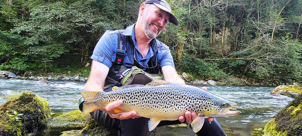 pêche de la truite et météo : comment adapter sa stratégie pour réussir ?