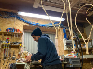 Assemblage d'une épuisette artisanale